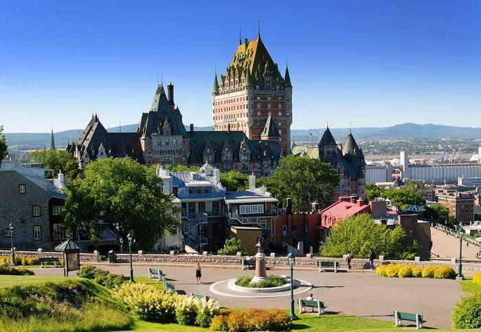 Château Frontenac trông giống cung điện hơn là một khách sạn.