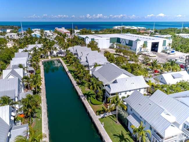 Coral-Lagoon-Resort-Villas-Marina-Florida-Key-vemaybay123