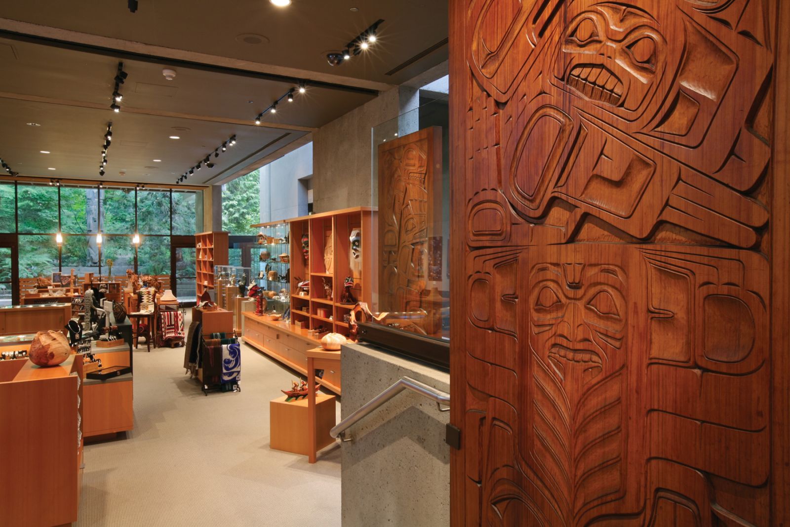 gift-shop-museum-of-anthropology-vancouver-vemaybay123