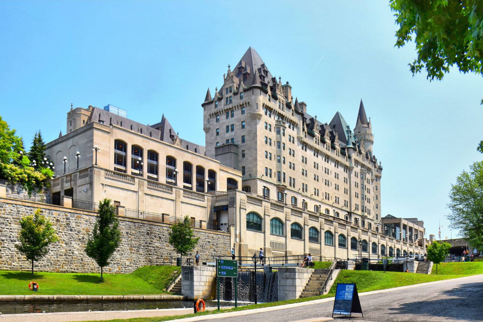 đặt vé máy bay đi Ottawa giá rẻ