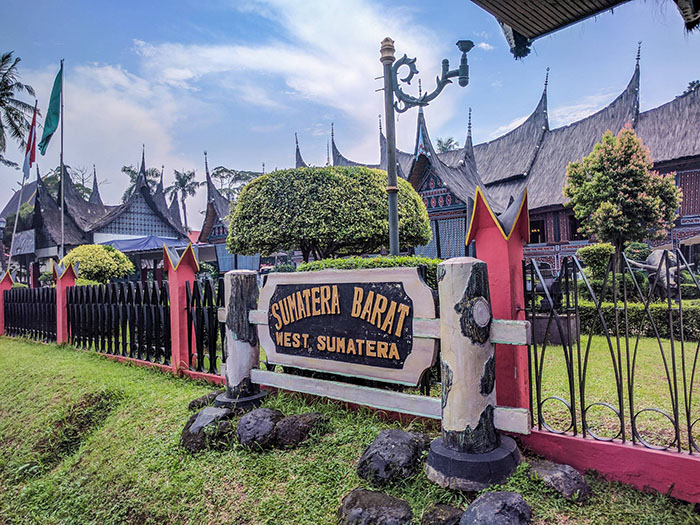 Vé máy bay giá rẻ đi Jakarta – Indonesia 8