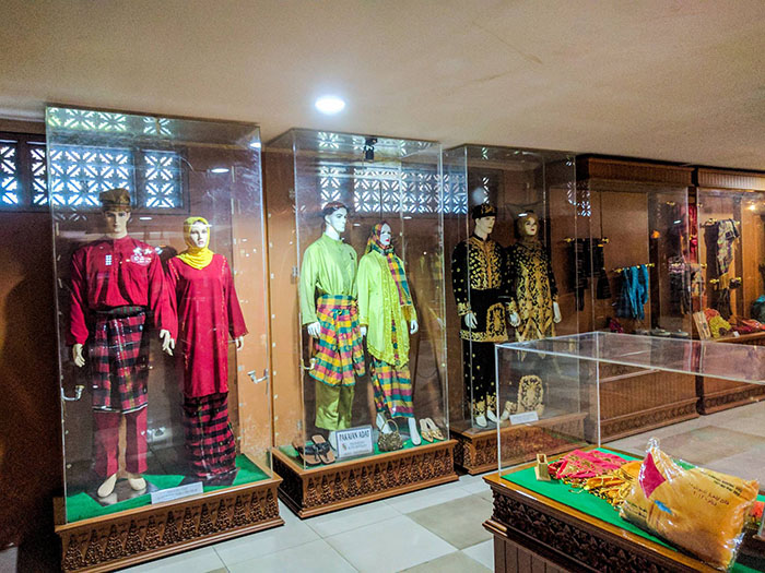 Vé máy bay giá rẻ đi Jakarta – Indonesia 9