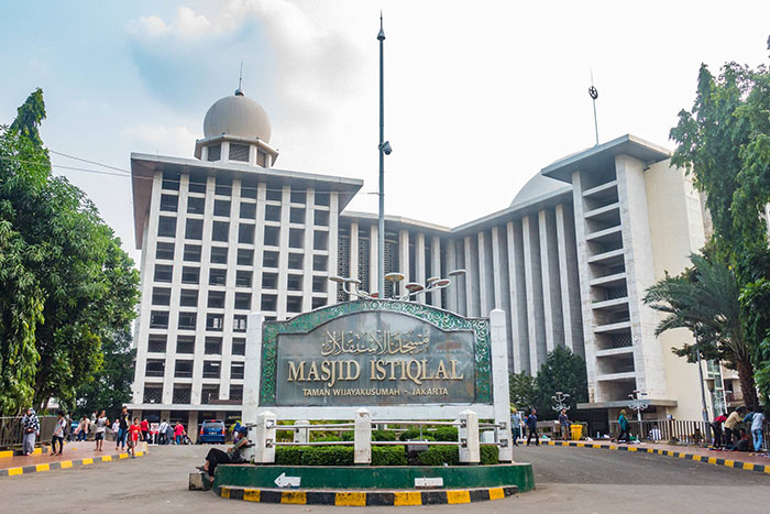 Vé máy bay giá rẻ đi Jakarta – Indonesia 18