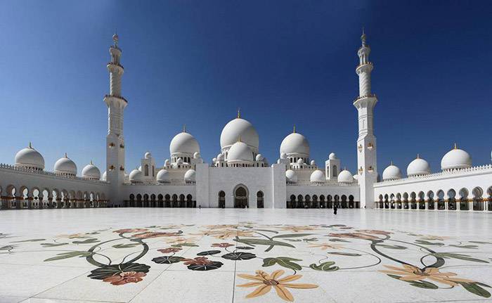 Vé máy bay đi Abu Dhabi giá rẻ 3