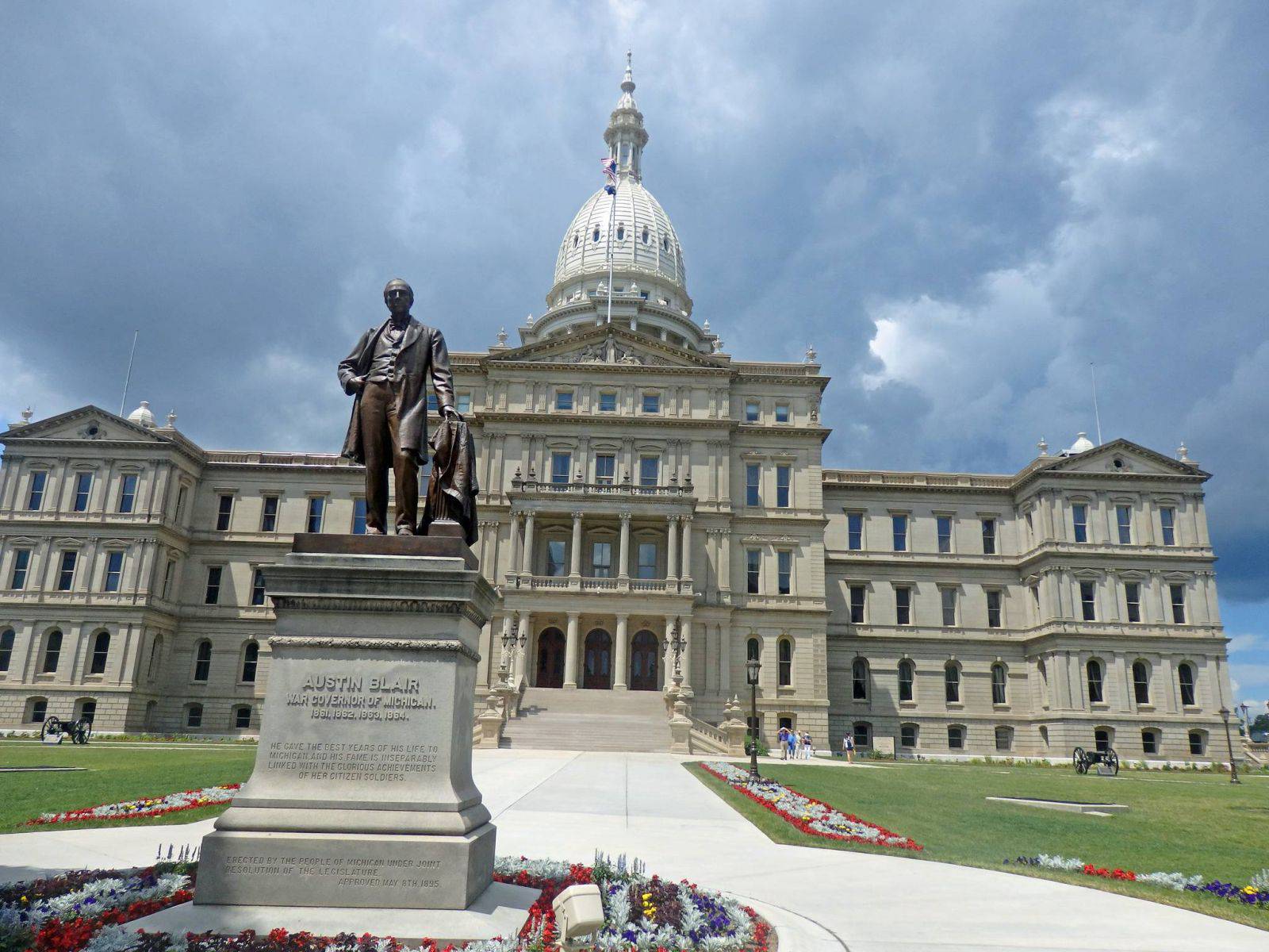 Vé máy bay giá rẻ đi Lansing – Michigan